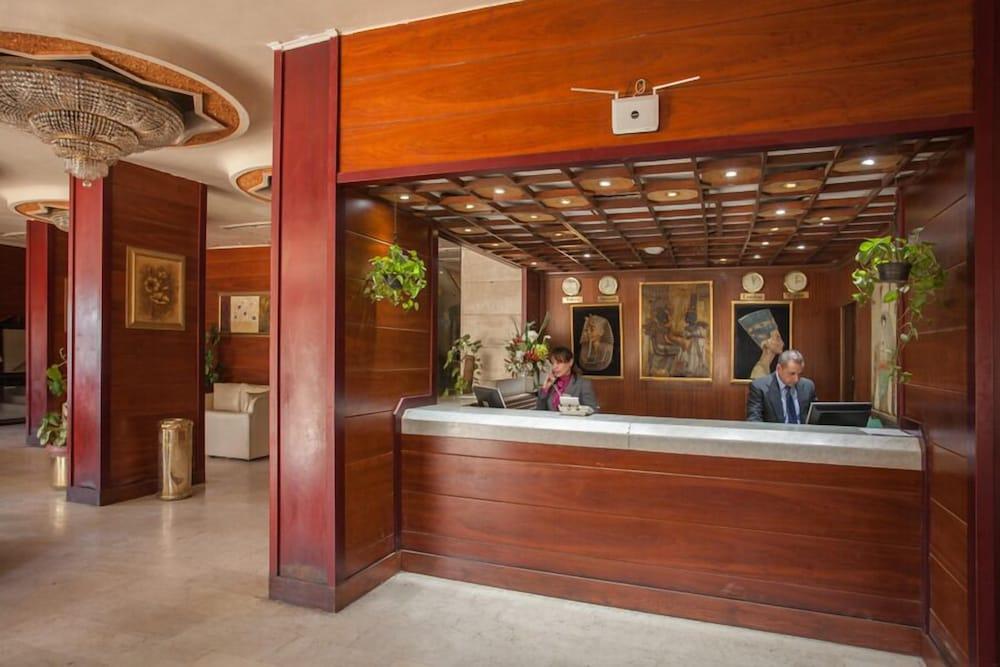 Pyramids Plaza Hotel Giza Interior foto