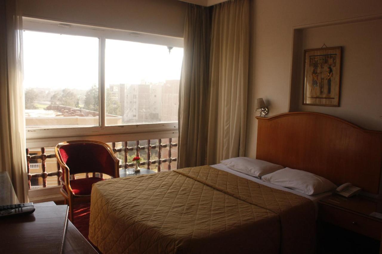 Pyramids Plaza Hotel Giza Exterior foto
